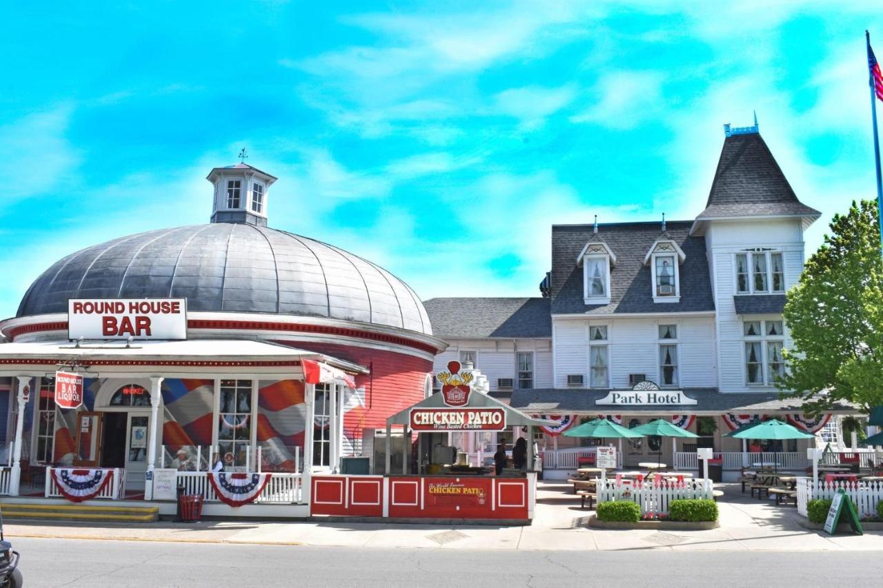 The Historic Park Hotel Put-in-Bay Extérieur photo