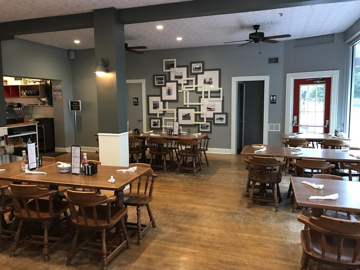 The Historic Park Hotel Put-in-Bay Extérieur photo