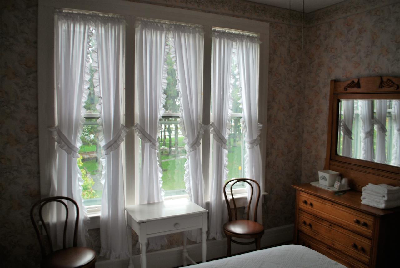 The Historic Park Hotel Put-in-Bay Extérieur photo