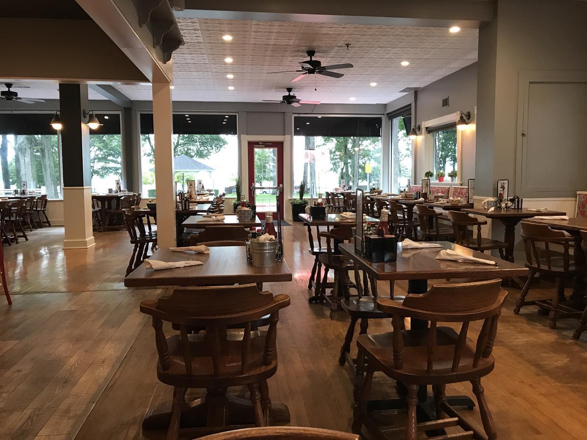 The Historic Park Hotel Put-in-Bay Extérieur photo